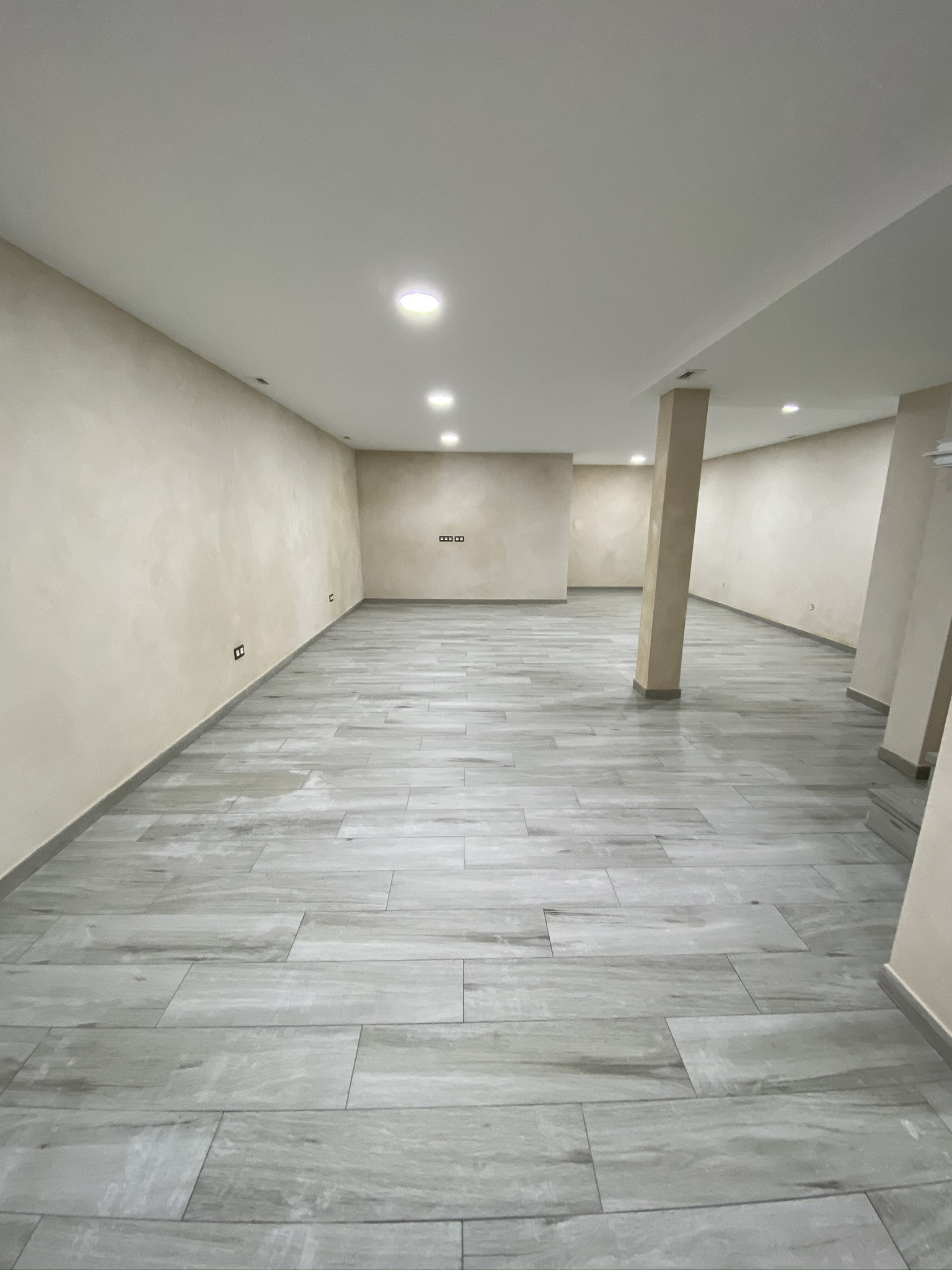 SÓTANO INTERIOR VIVIENDA